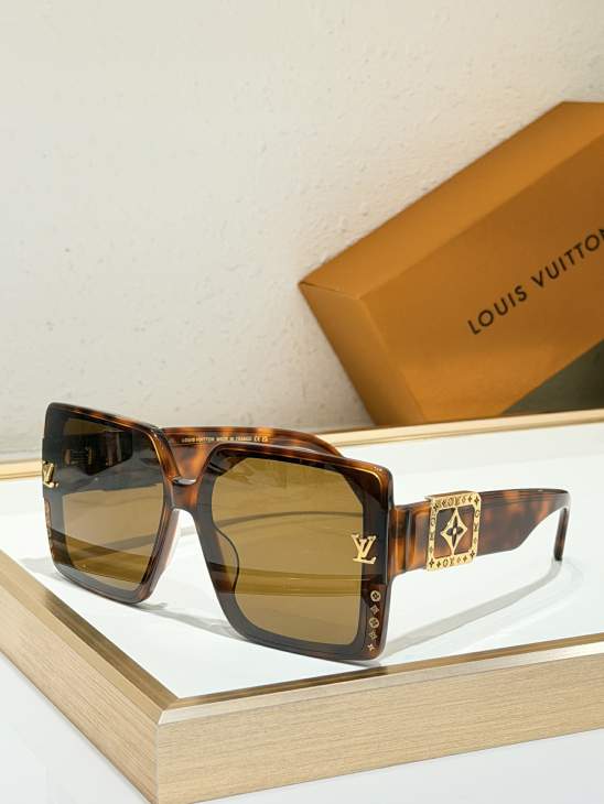 Picture of Louis Vuitton Sunglasses _SKUfw80236189fw